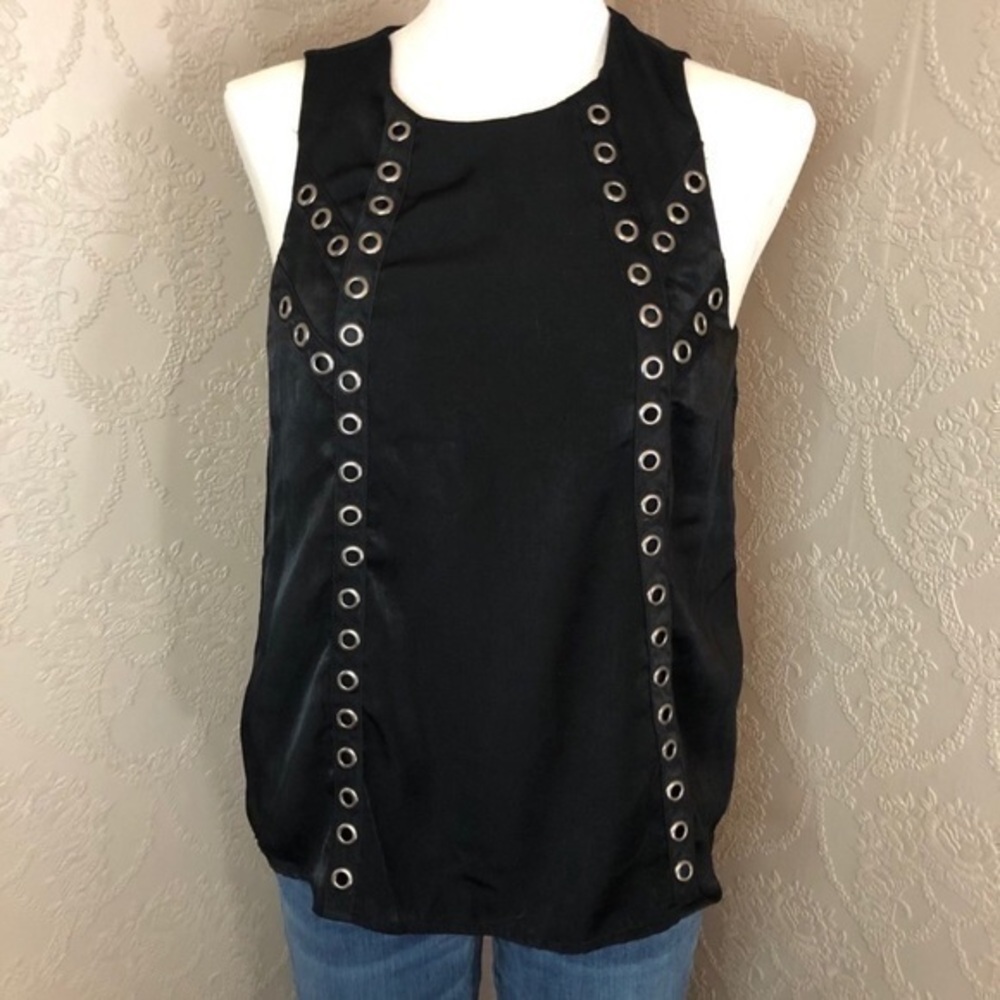 Sugar Lips Black Sleeveless Top Medium M
Cute black top. Sleeveless.